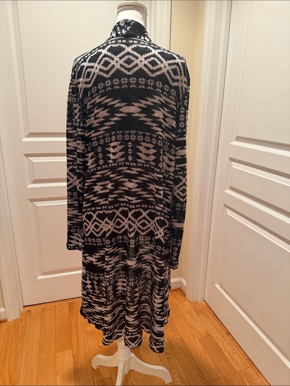 Tru Self Black & White Geometric Open-Front Cardigan Sweater